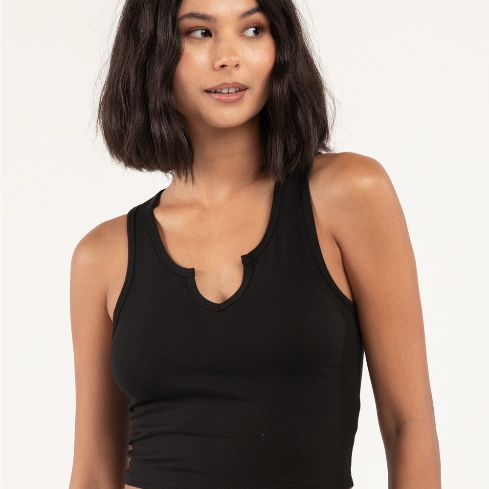 Bozzolo Black Fitted Crop Tank Top